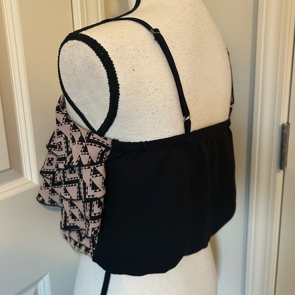 Aztec boho ruffly crop tank - Picture 4 of 6